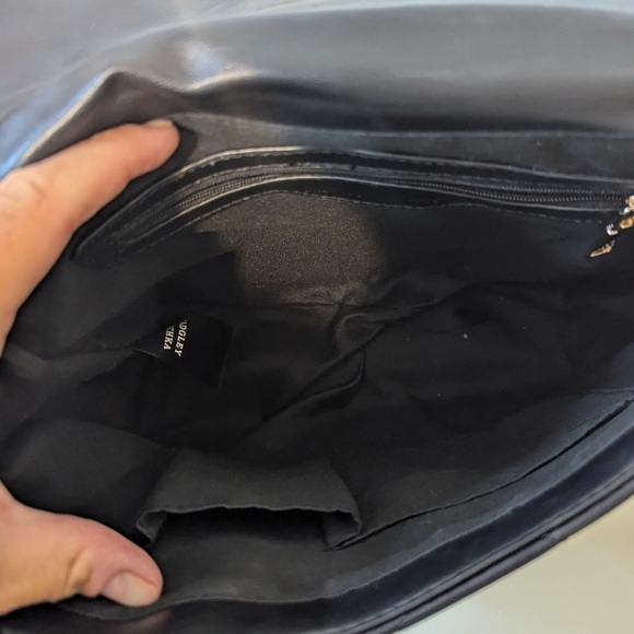 Badgley Mischka Black Large Chain Crossbody Bag with Big Diamond Quilting - Picture 11 of 11